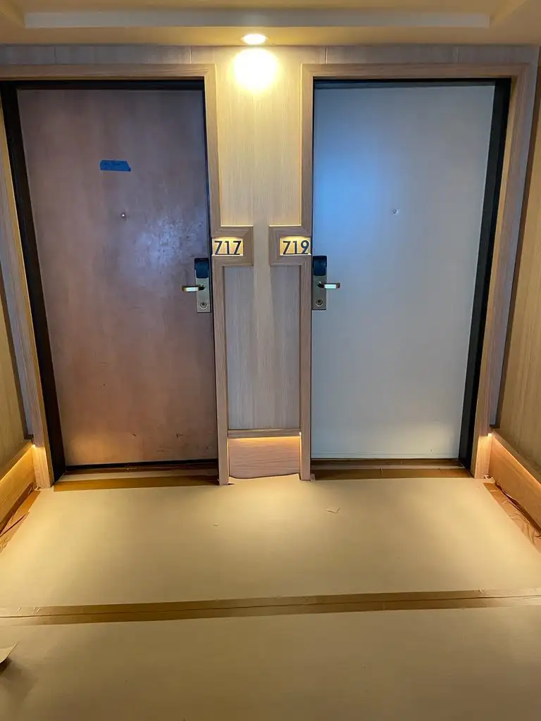 Corridor doorway finishes